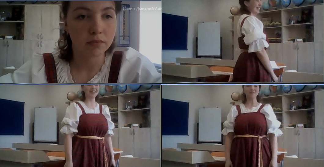 Студентка Полина Волова демонстрирует национальный костюм