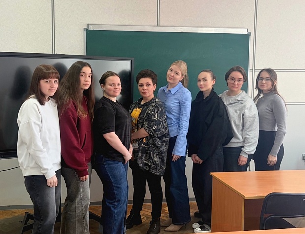 Студенты направления «Медиакоммуникации» исторического факультета приняли участие в мастер-классе журналиста и ведущей ГТРК «Ярославия» Марины Ромакиной